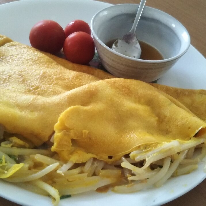 ベトナム屋台の定番！もやしと豚肉のバインセオ風